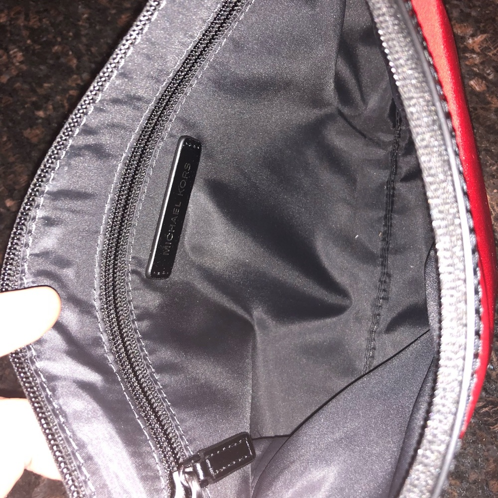 Michael Kors Travel Pouch - Picture 6 of 7